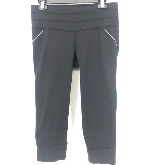 Athleta Stride Bare to Run Reflective Trim Knicker - Picture 12 of 13